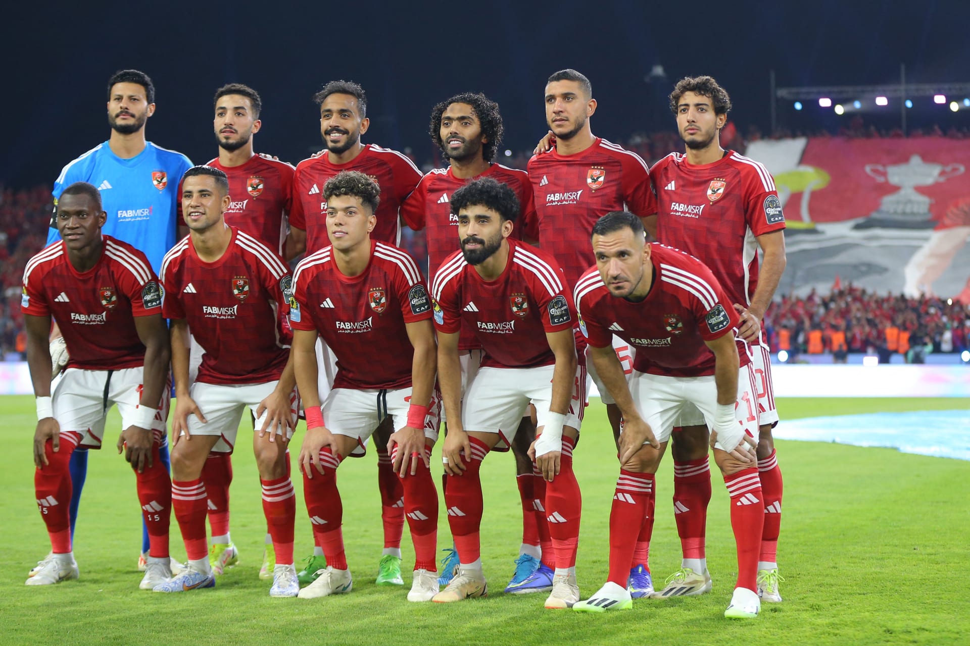 الأهلي وإنبي ينهيان الشوط الأول بتعادل 1-1 في الدوري الممتاز